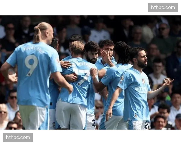 新西兰全白军团演练4-4-2，主帅伍德 Head 要求中场双人组死守禁区正面弧顶区域